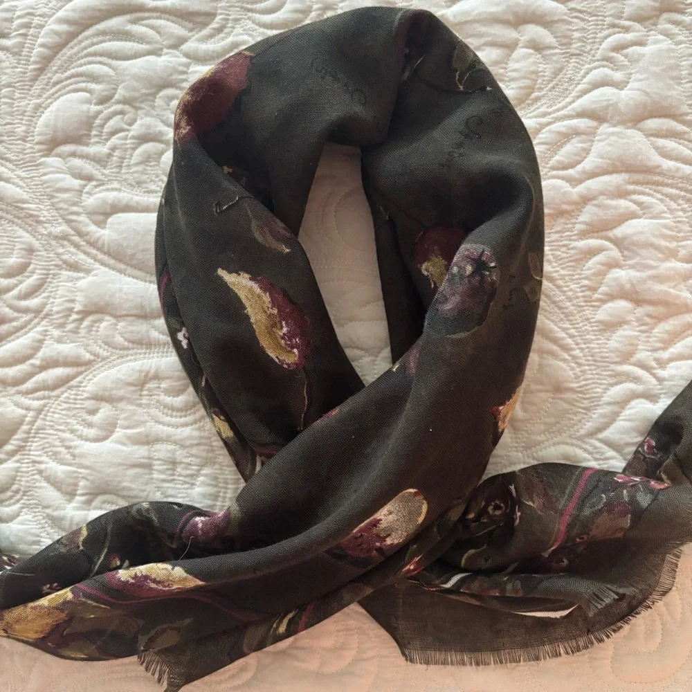 GAP Floral Scarf - Picture 3 of 6
